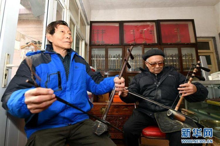 济南乐器制作老匠人让胡琴展新姿